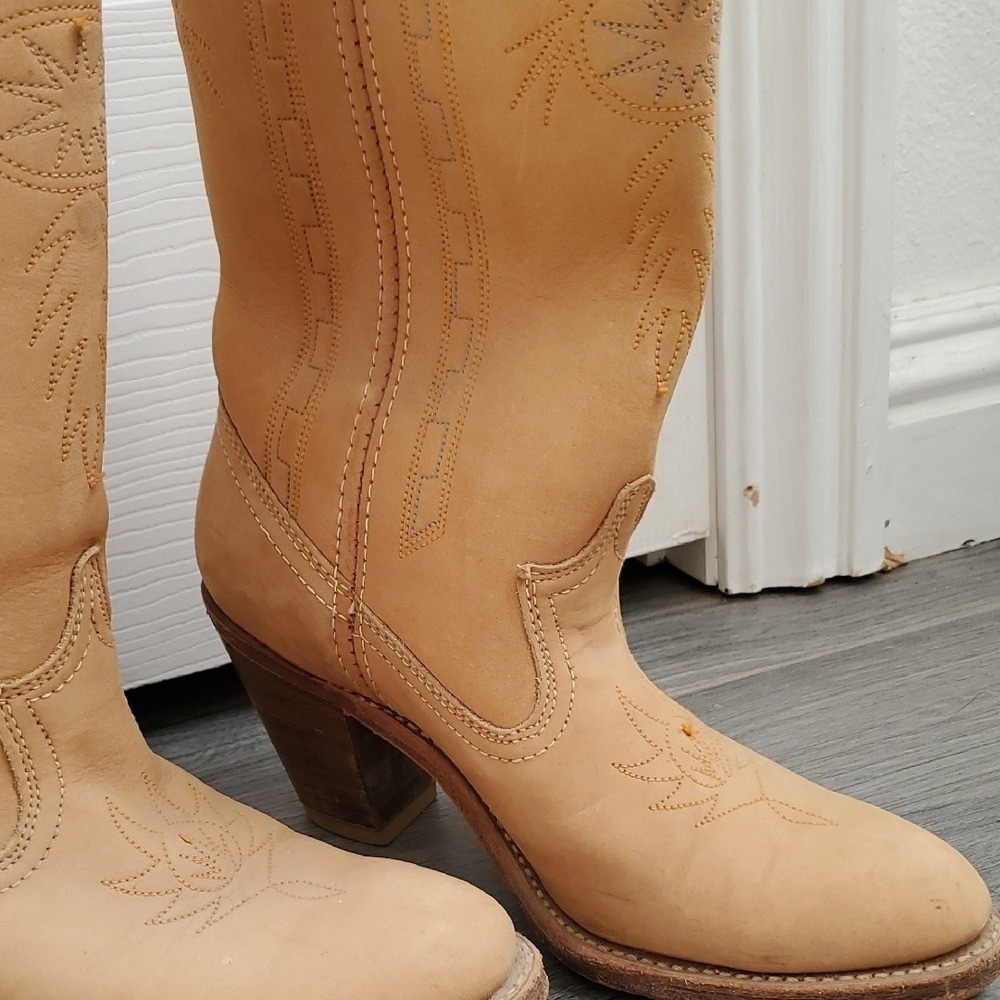 ACME Tan Heeled Boots (SIZE 6M) BOHO/Western/RETRO/Shabby Chic/Summer Vibes - Picture 2 of 11